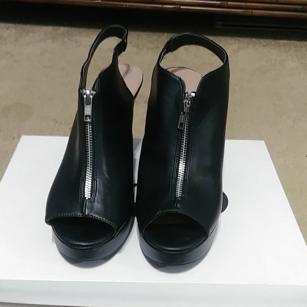"GENTLY WORN" Black leather wedge 4 inch